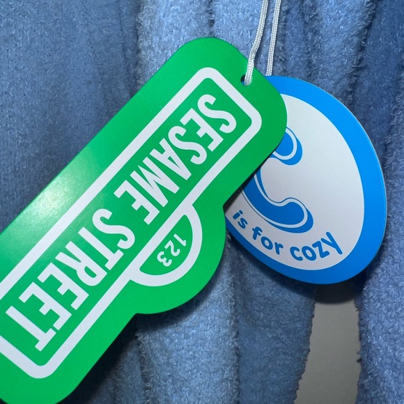 New Sesame Street Cookie Monster Cozy Oversized Hoodie Men's Size Small NWT - Picture 3 of 6